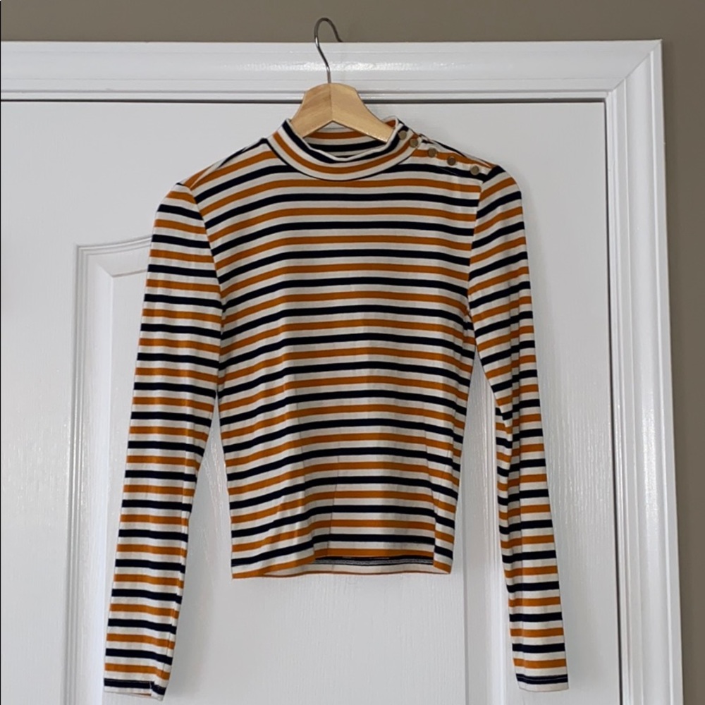 Long sleeve crop top!